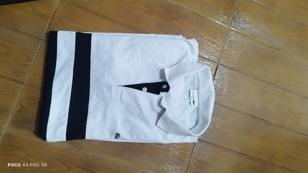#Lacoste tshirt..Önde leke ve nokta kusur..Eni çekilince 55 Boyu 72 - 7