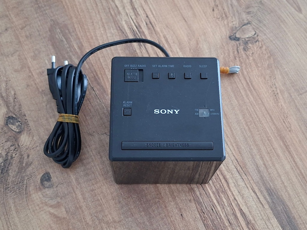 Sony ICF-C1 LED Ekranlı Alarmlı Çalar Saatli Radyo - 8