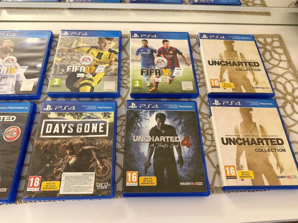 TOPLU 52 ADET PS 4 OYUN PAZARLIK KESİNLİKLE YOK TEK TEK DE SATILIR . - 2
