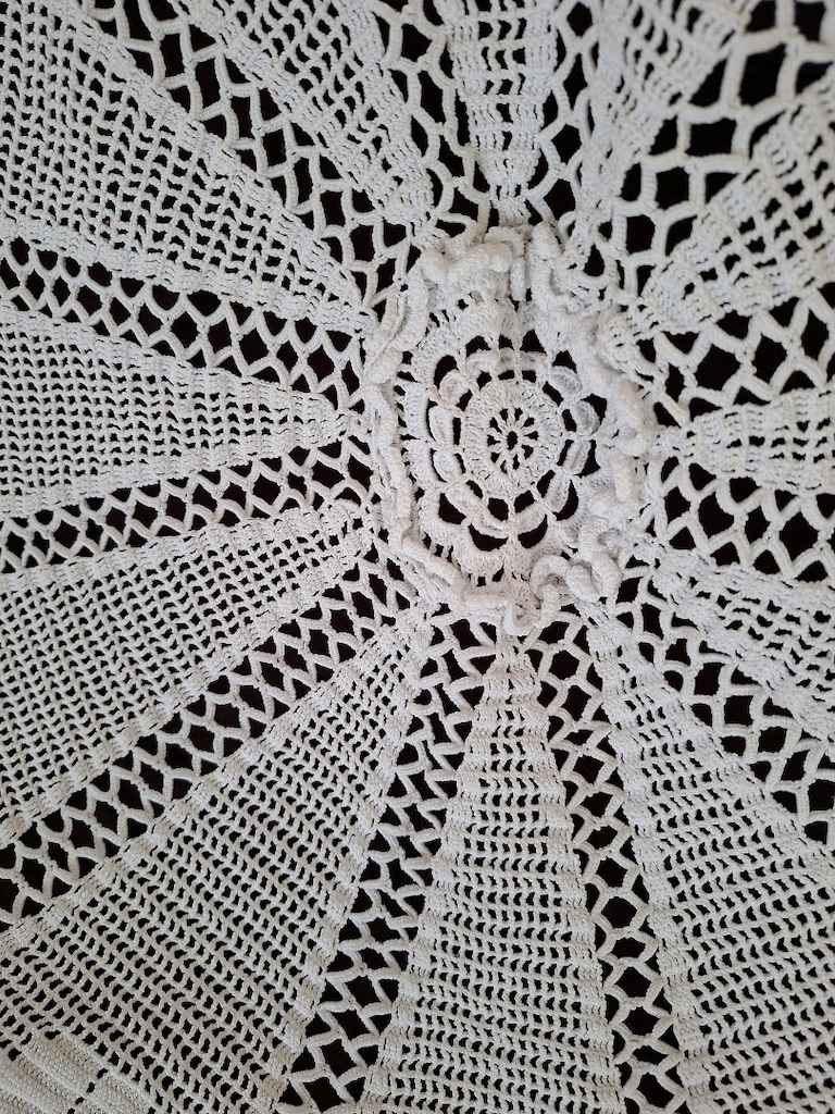 Beyaz Dantel Masa Örtüsü - 4