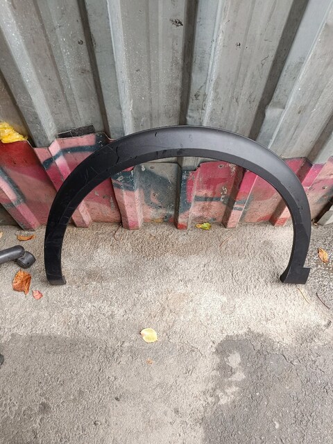 Peugeot 2008 sol dodik orijinal sökme kırık çatlak patlak yok