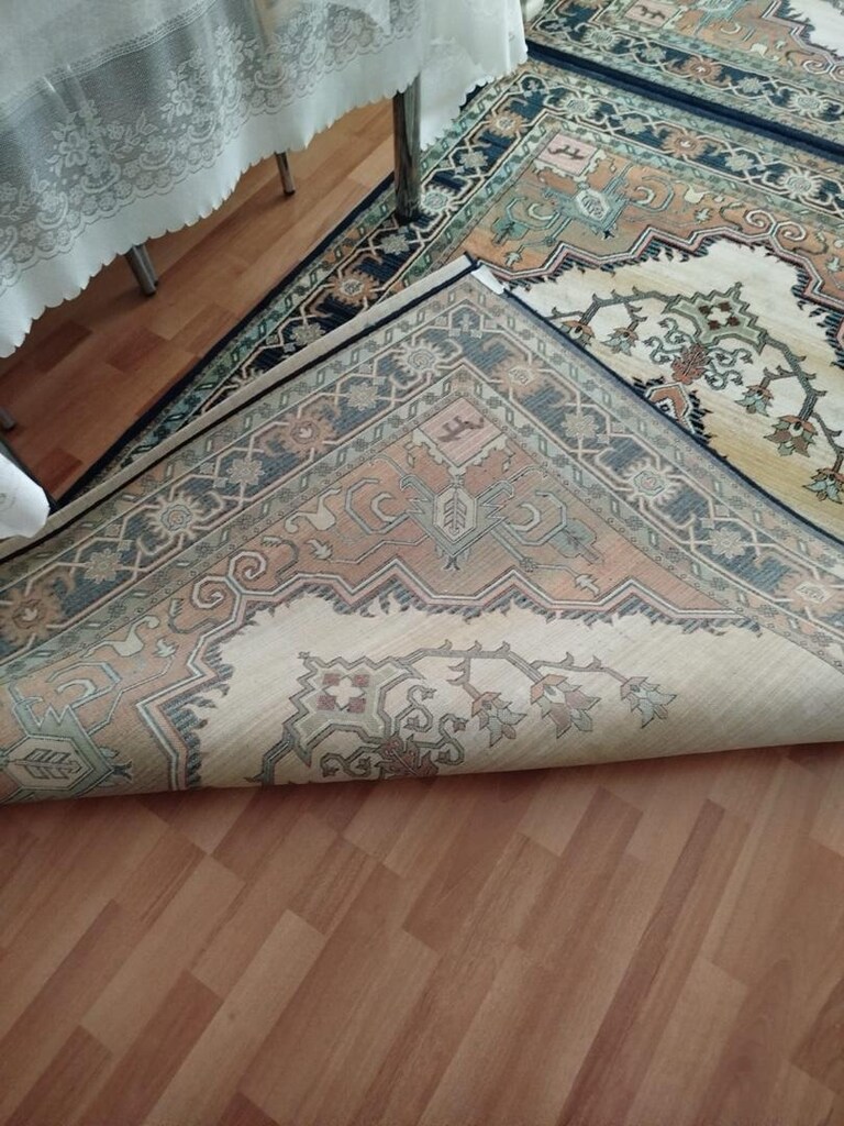 2 adet temiz 3.5 m2 halı - 3