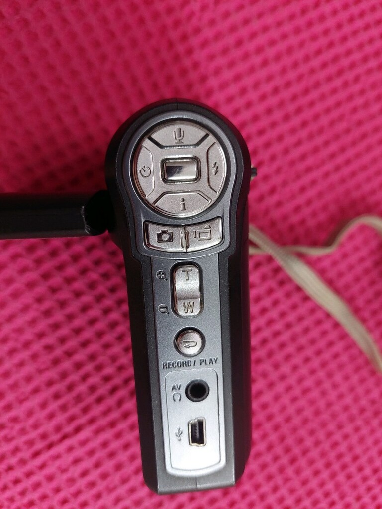 Toshiba dijital fotoğraf makinesi. Ürün arızalı ekran açılmıyor. - 3