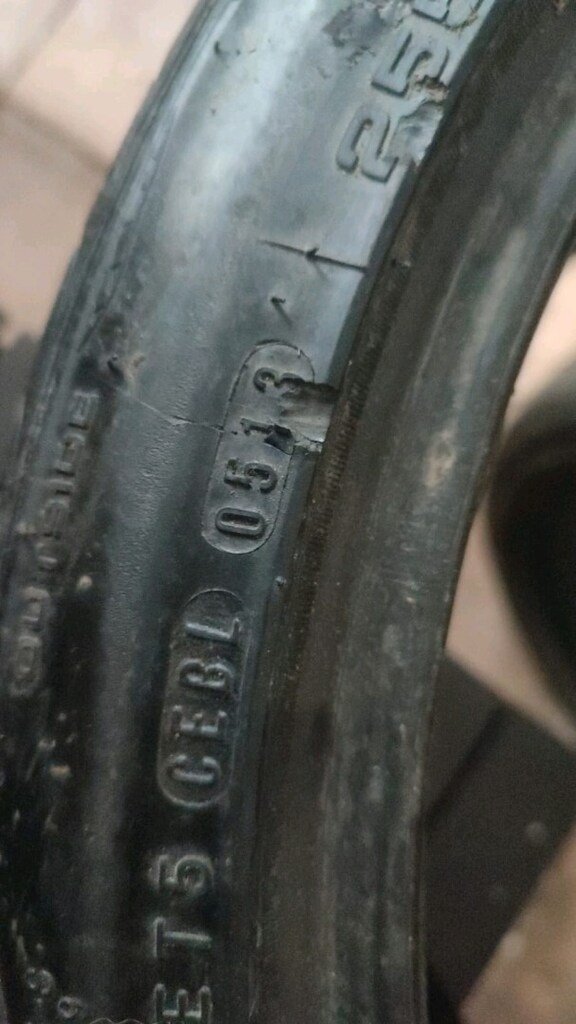 Lastik jip için resimdekilerin hepsi fiyatı - 5