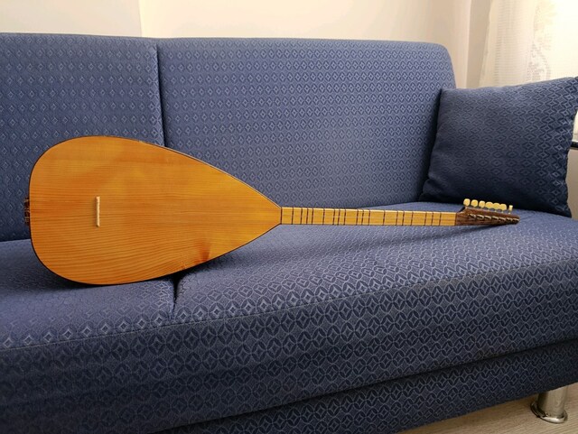 Kısa Sap Bağlama (gitar burgulu)