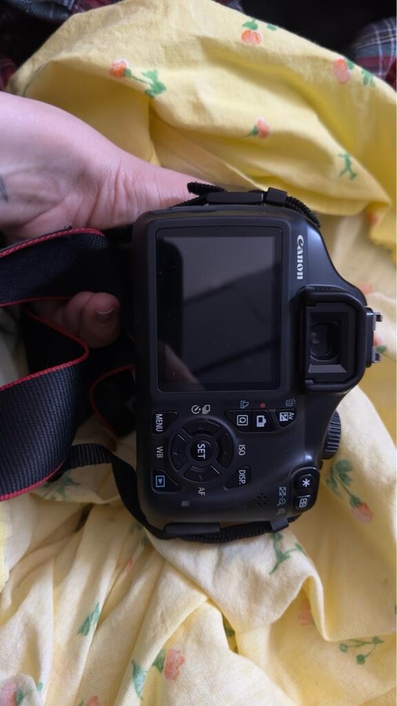 canon 1100D - 4