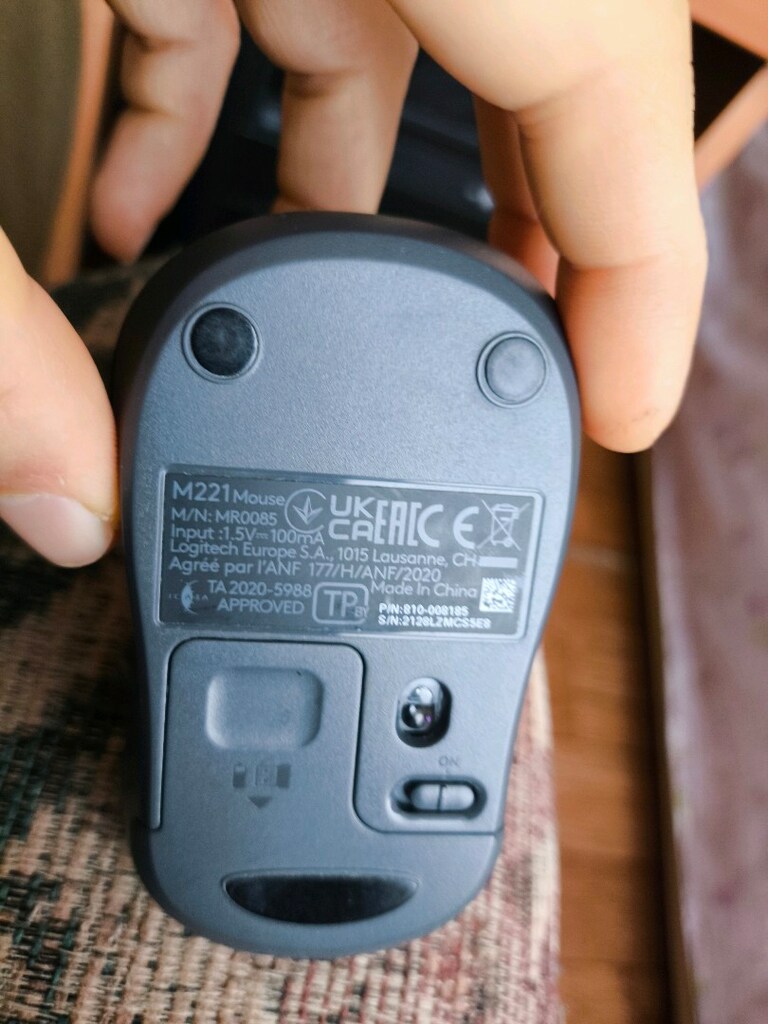 Logitech M221 Silent - 4