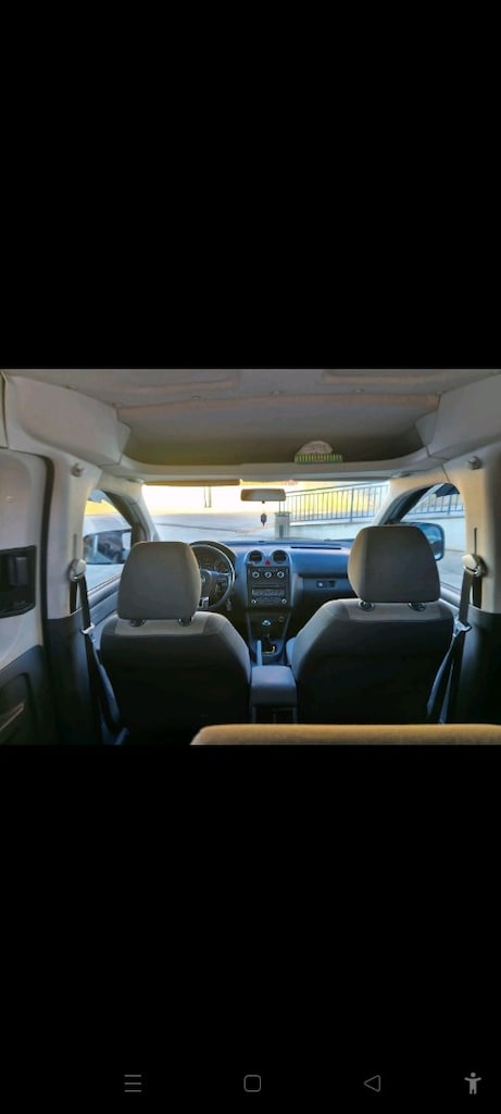 Volkswagen Caddy - 9