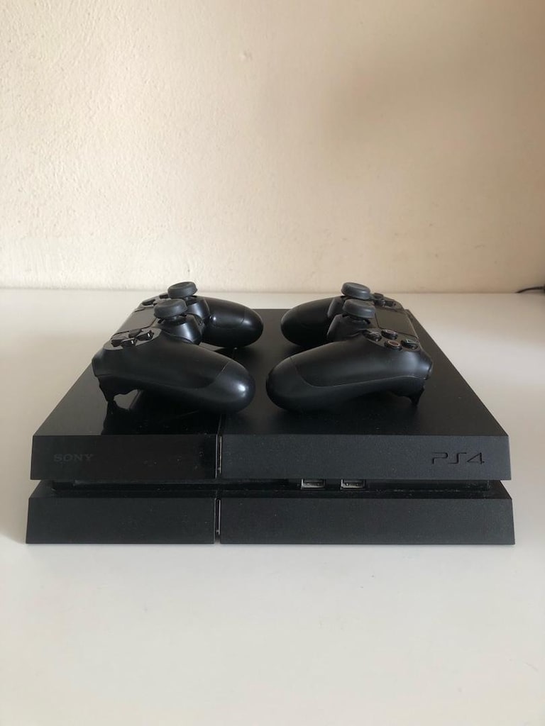 PLAYSTATION 4 - FAT KASA 500GB + 2.KOL + 8 ADET OYUN - 3