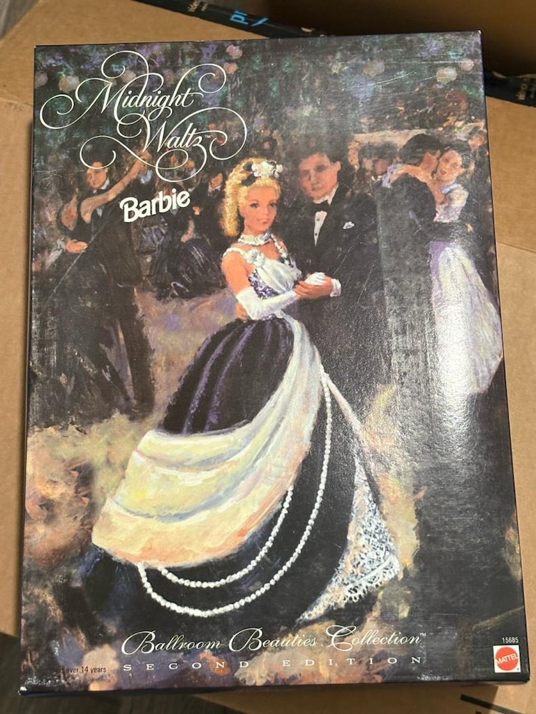 Midnight Waltz Barbie Doll Ballroom Beauties Collection 1996’ bebeği - 6