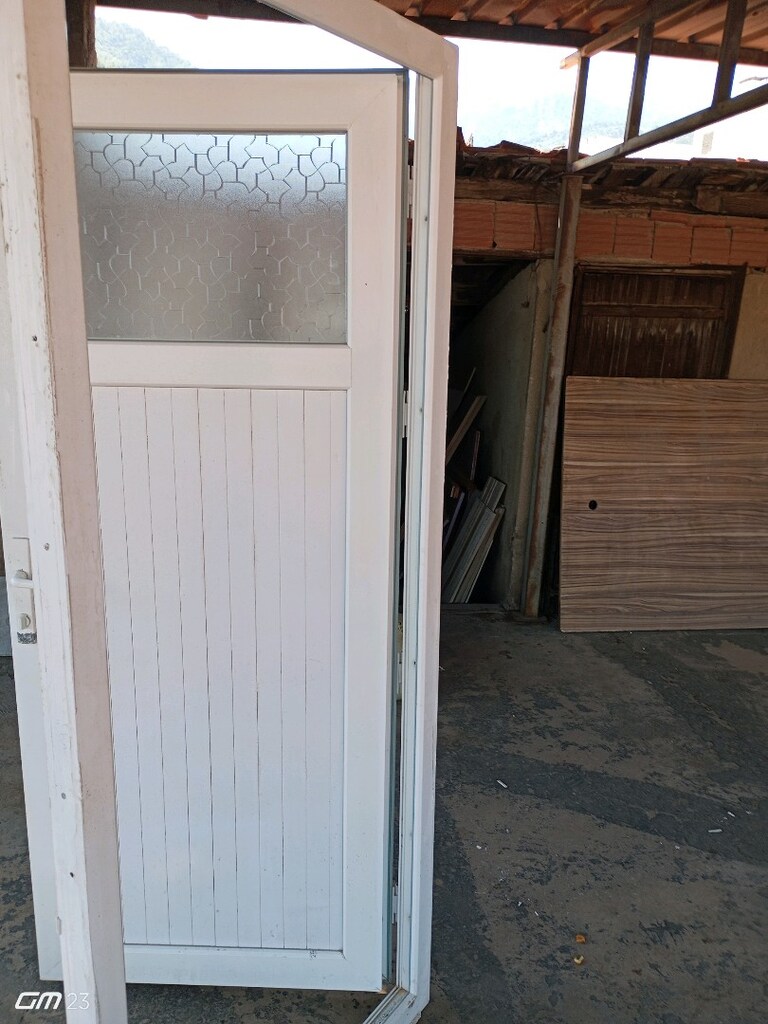 PVC çıkma kapı 85x192 ölçüde banyo kapısı olarakta kullanılabilir - 2