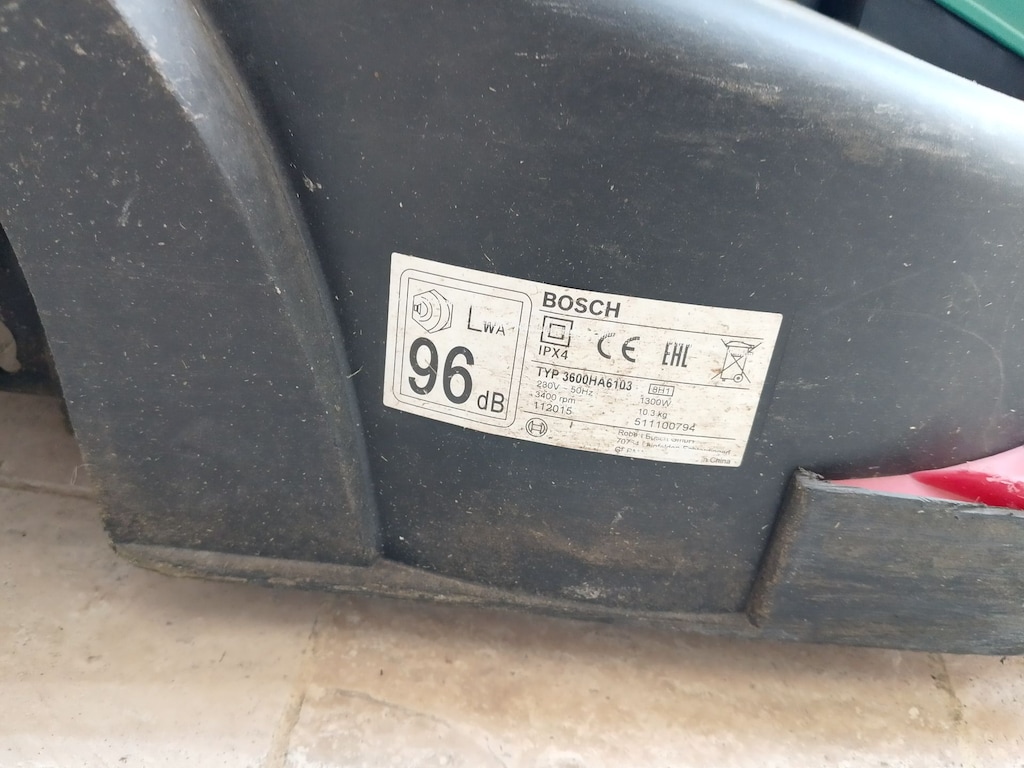 Temiz Bosch Çim Biçme makinesi - 5