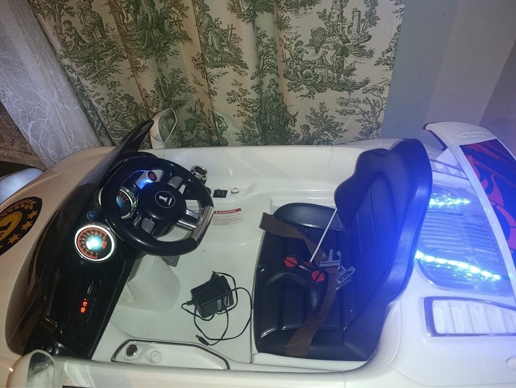 Akülü araba uzaktan kumandalı 12 volt - 7