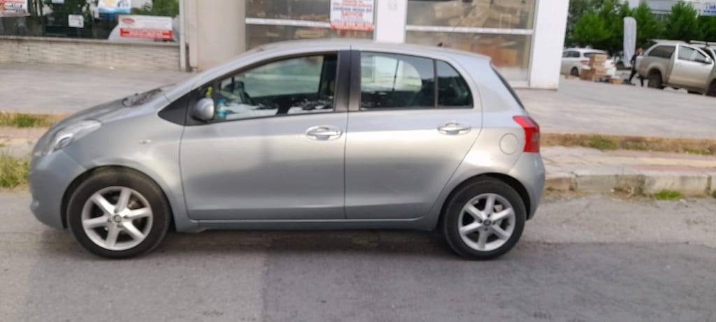 2006 model toyota yaris 1.3 - 11