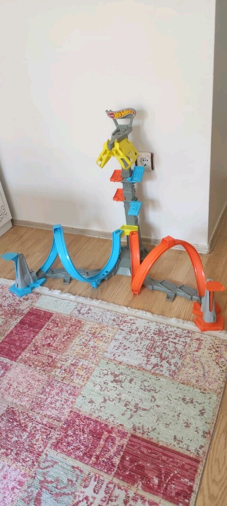 hot wheels dikey uçuş heyecanı yarış seti. - 3