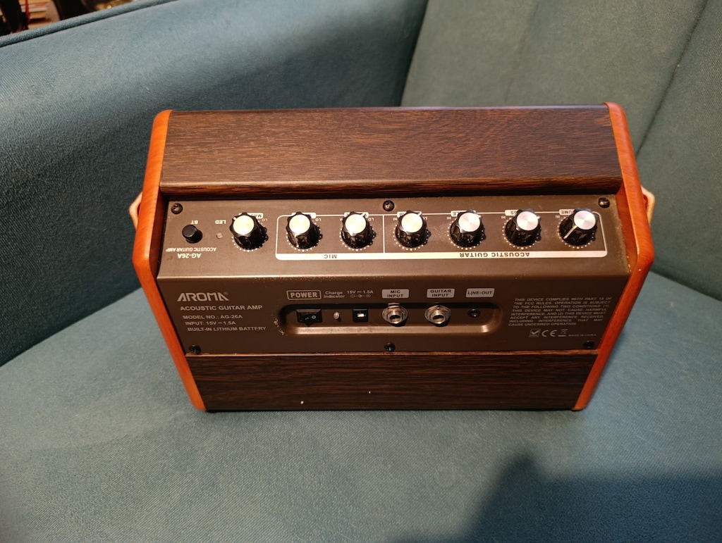 Aroma AG-26A Şarjlı Bluetooth Akustik Gitar Amfisi - 5