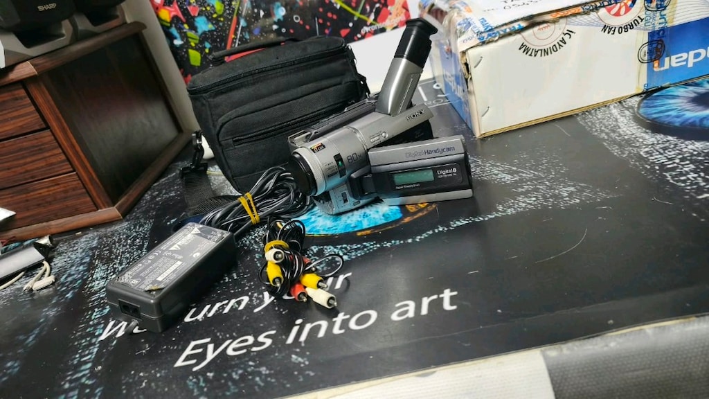 Sony DCR-TRV210E Digital8 Handycam Video Kamera - 13