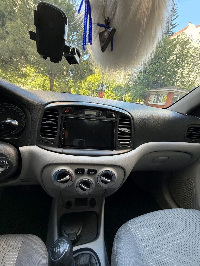 Hyundai Accent - 6