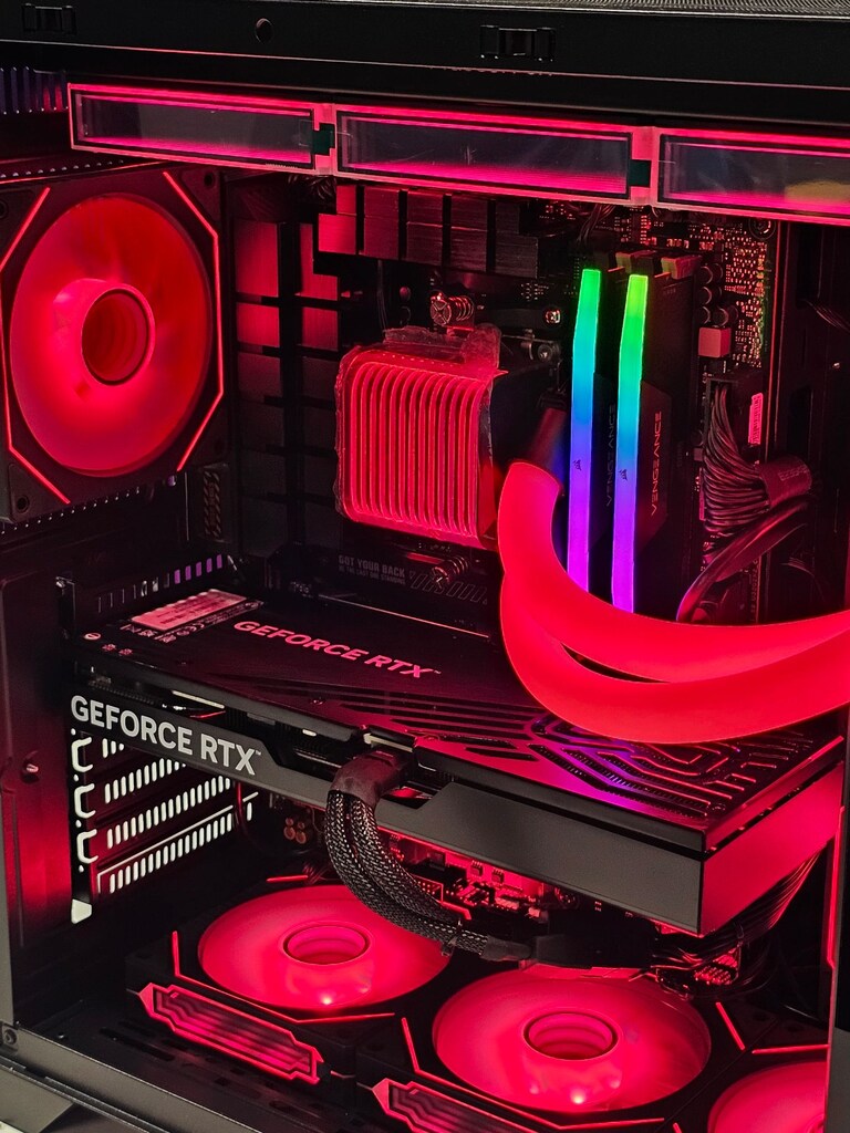 i7 14700K - RTX 4070 Super 12GB - 32GB RAM DDR5 - 1TB M.2 SSD - letgo ...