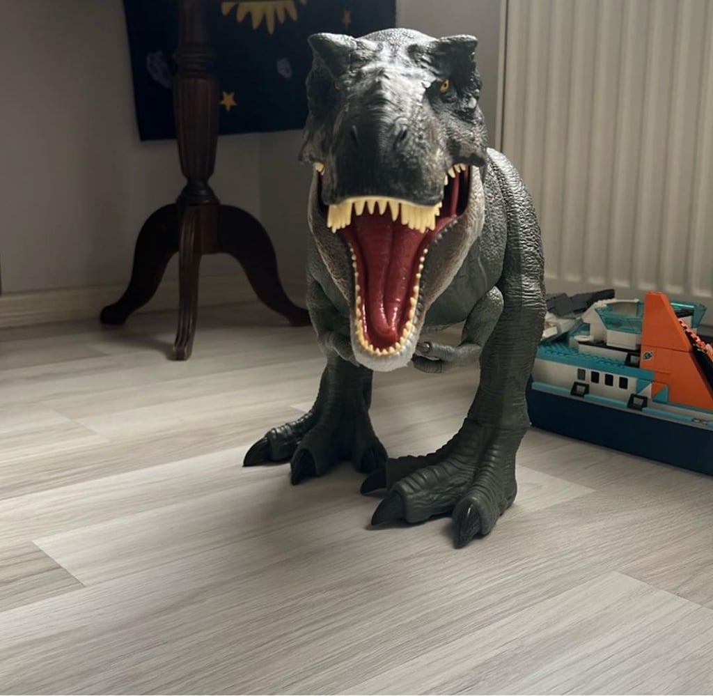 Jurassic World Devasa Tyrannosaurus Rex - 3