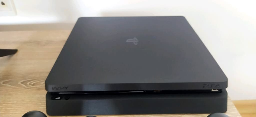 PS4 Slim 1000 oyun kusursuz - 2