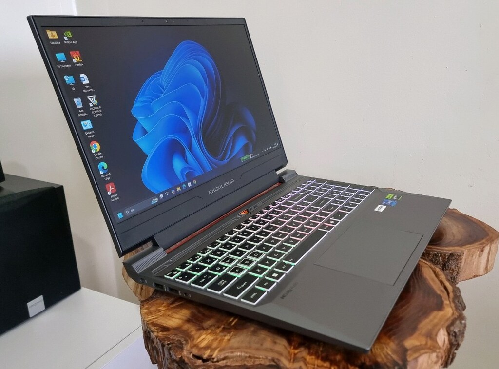 Excalibur i7-13620H RTX 5050 E.K 64 GB DDR5 RAM 1 TB SSD - 2