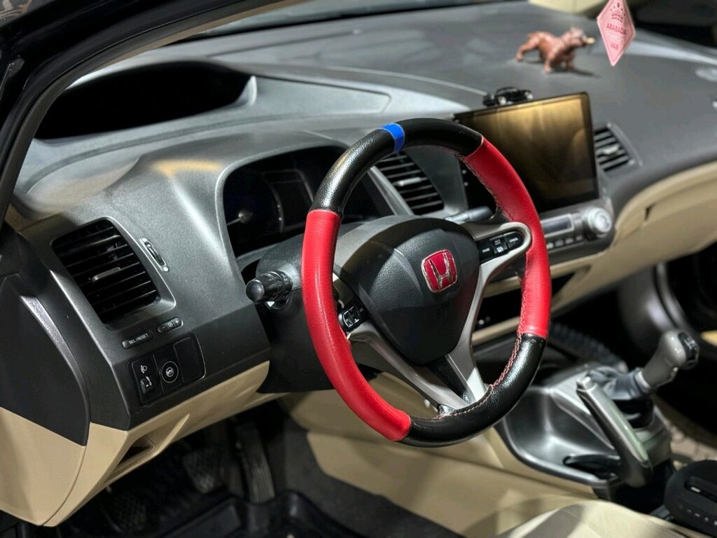 2009 model Honda civic - 8