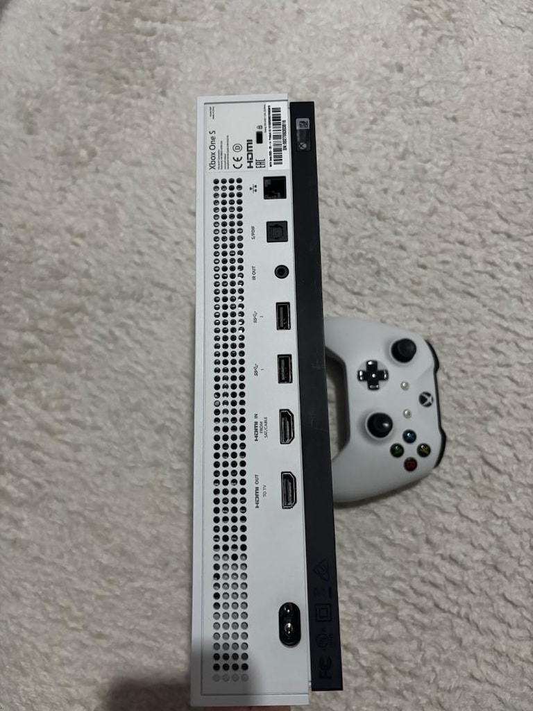 Xbox One S/1TB/Tek kollu - 2