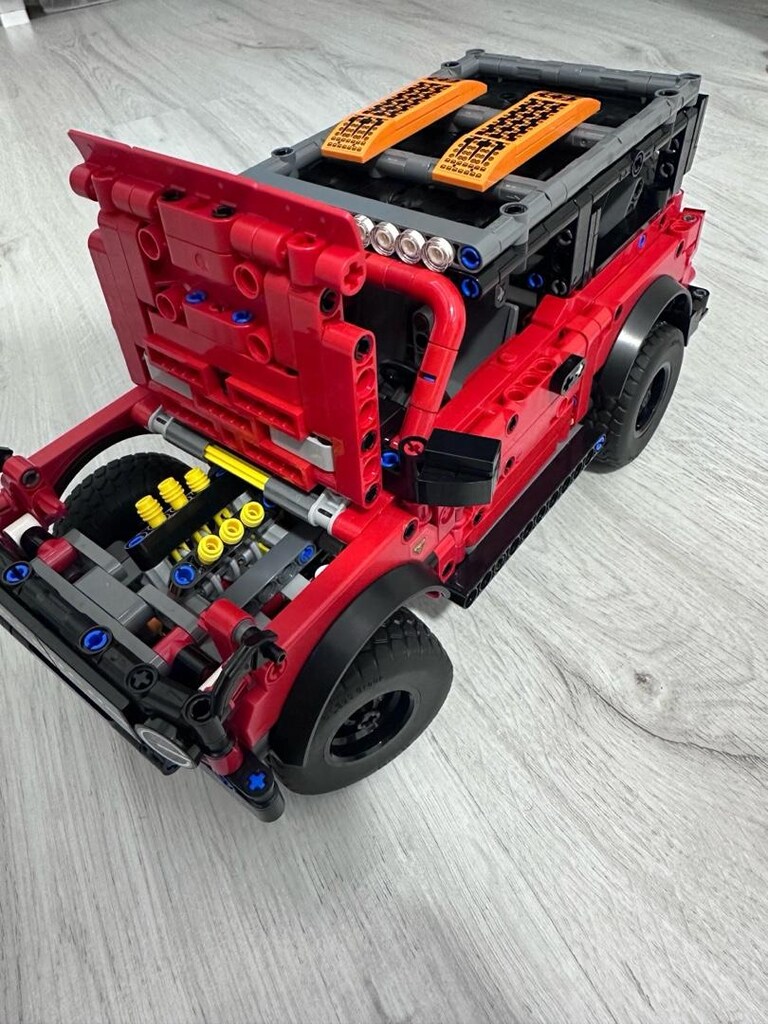 LEGO TECHNIC FORD BRONCO SUV 42213 (943 PARÇA) - 2