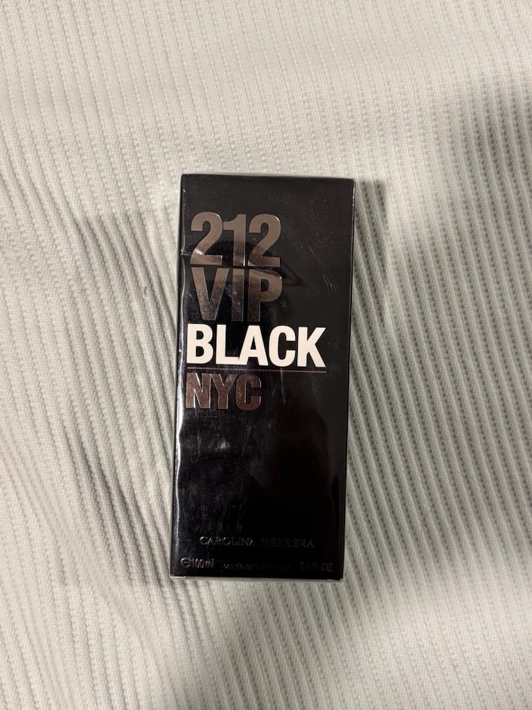Carolina Herrera 212 VİP BLACK EDP 100ml Erkek Parfümü - 2
