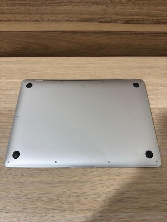 MacBook Air / i3 / 13 inç / 8 GB Ram / 256 GB Ssd - 7