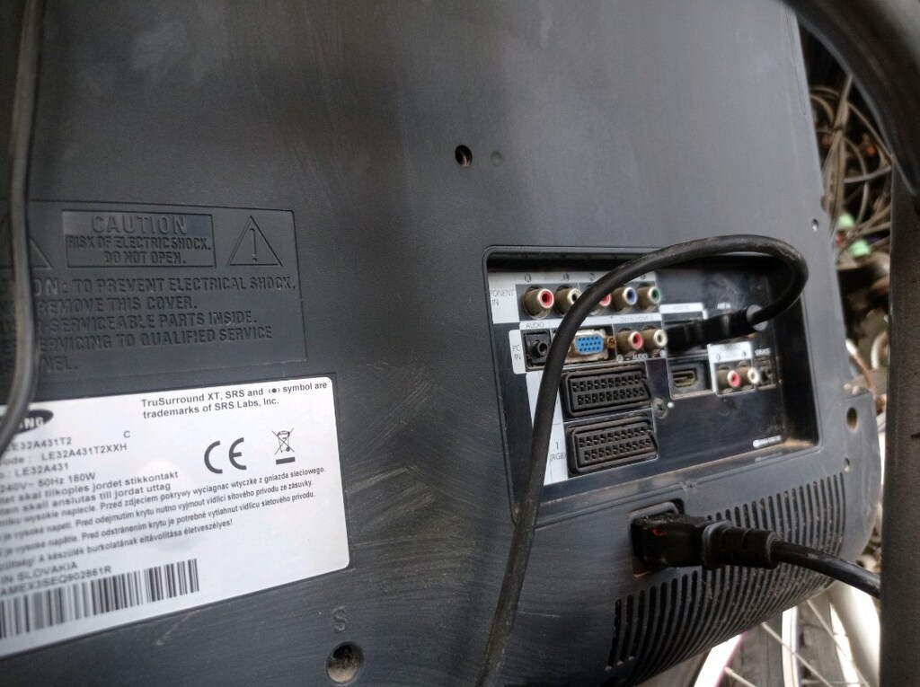 Samsung 82 ekran sorunsuz sıfır gibi tertemiz LCD TV - 2