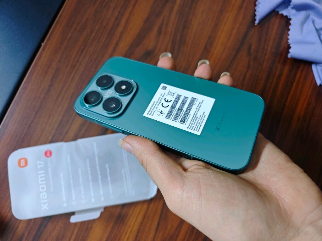 Xaomi 17 Sıfır Şekilde Son Teknoloji 512 GB 24 Ram - 5