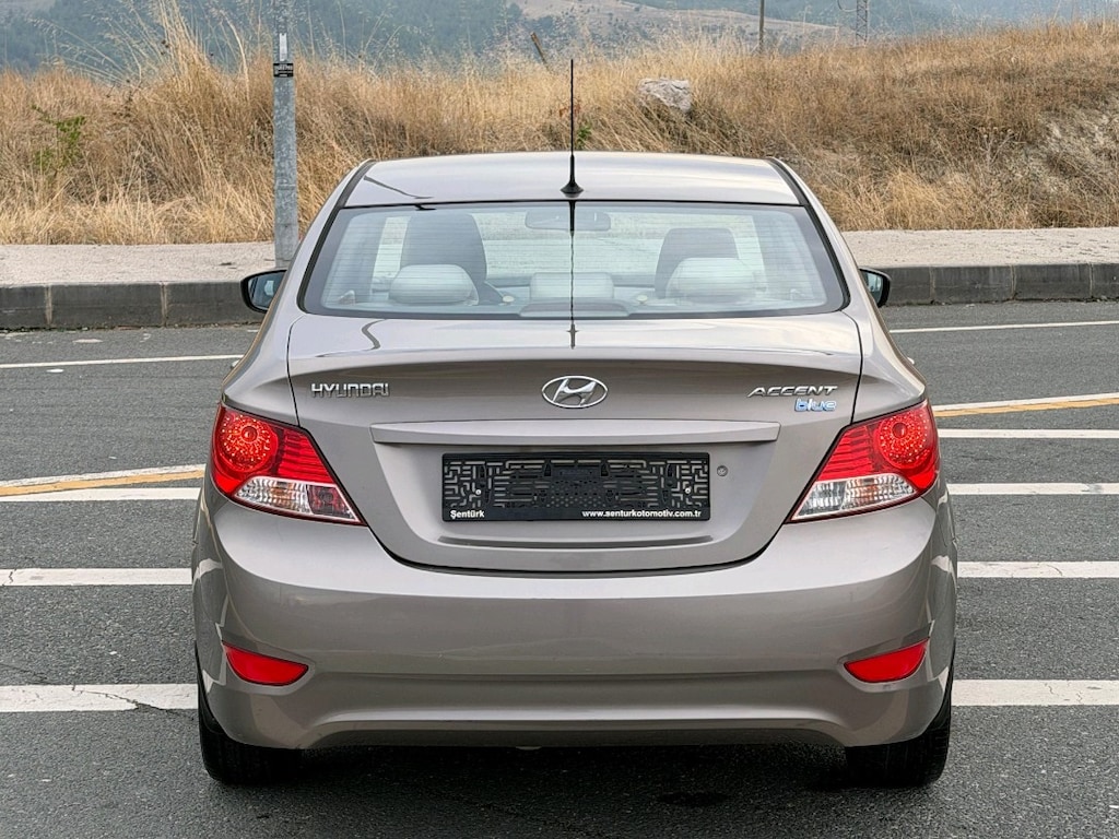 **BOYASIZ**2012 HYUNDAİ ACCENT BLUE 1.6 CRDİ MODE PLUS ** 147.000 KM** - 2