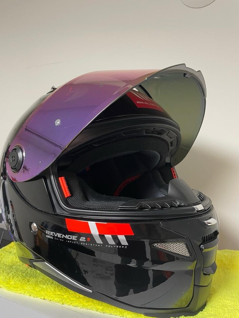 mt helmets revenge2 parlak siyah - 6