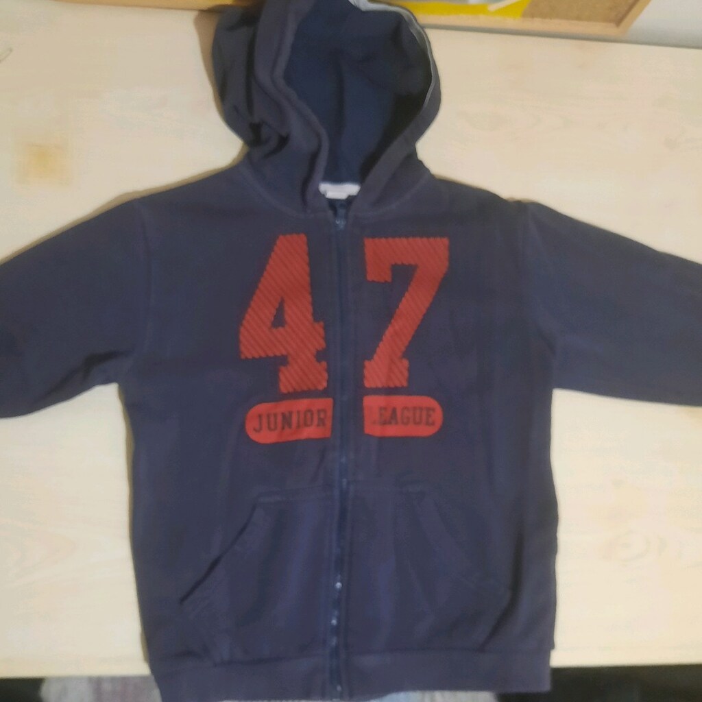 LC Waikiki Erkek Çocuk Lacivert Kapüşonlu Fermuarlı Hırka (8-9 Yaş)