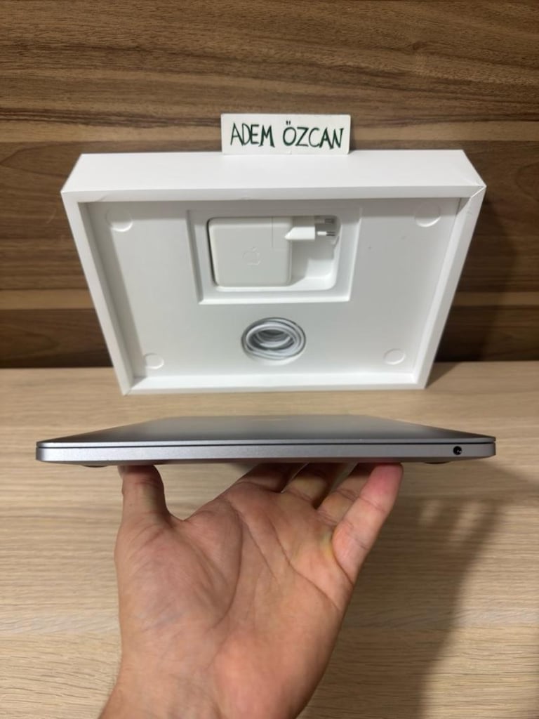 MacBook Pro / M2 / 13 inç / 16 GB Ram / 512 GB Ssd - 5