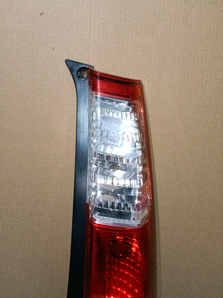 Honda crv 2005 2006 sağ arka stop orjinal sökme çok ufak bi çatlağı va - 13