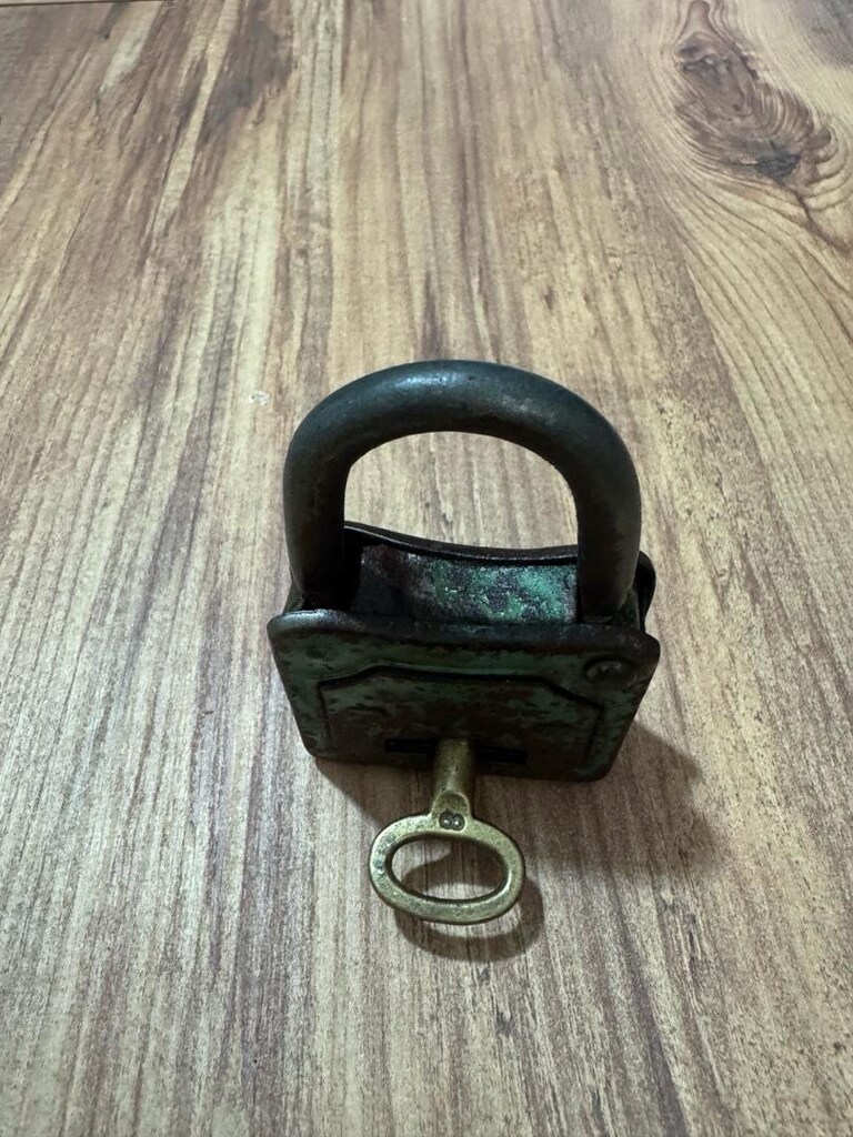 Antika Osmanlı / Doğu Tipi Bronz Gövdeli Kilit ve Anahtarı - 7