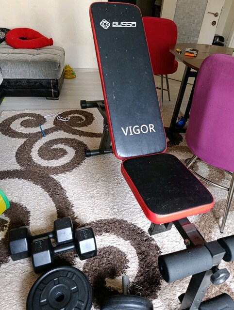 ağırlık sehpası ve dumbell