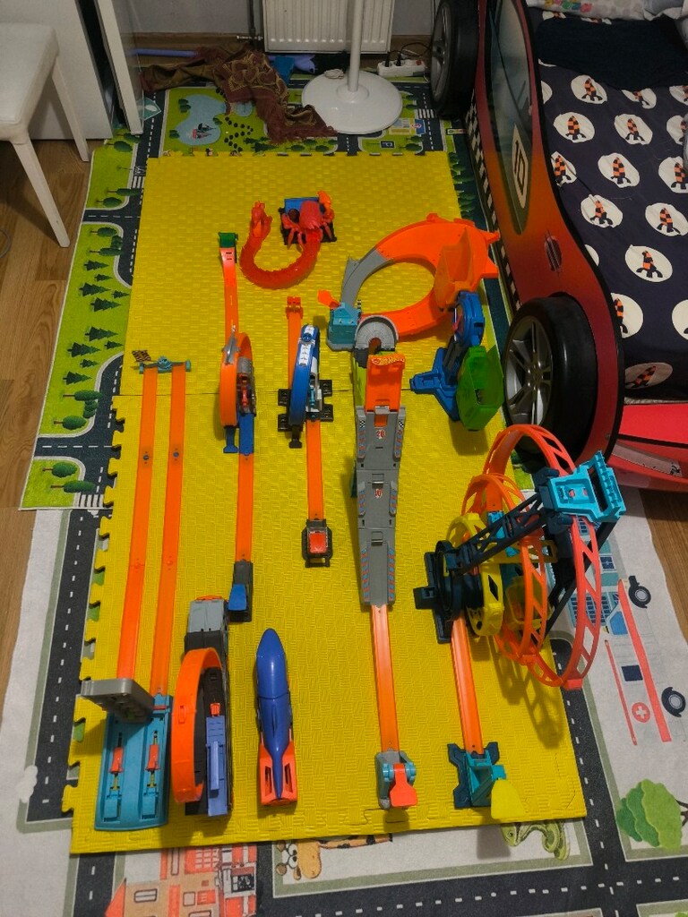 ORİJİNAL 11 ADET HOT WHEELS OYUNCAKLAR 1 -8 YAŞ ARASİ - 3
