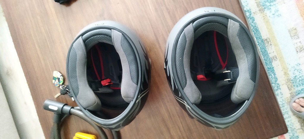 çok az kullanılmis temiz çift kask - 4