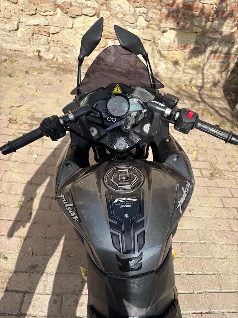 Kazasız BAJAJ RS200 2023 model Bakımlı Muayne Yeni - 12