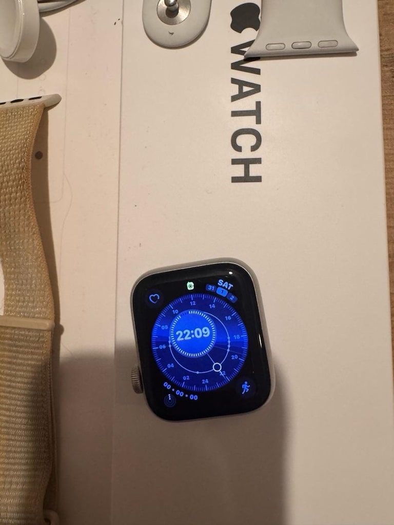 Apple Watch SE 2. Nesil Gümüş Alüminyum - 2