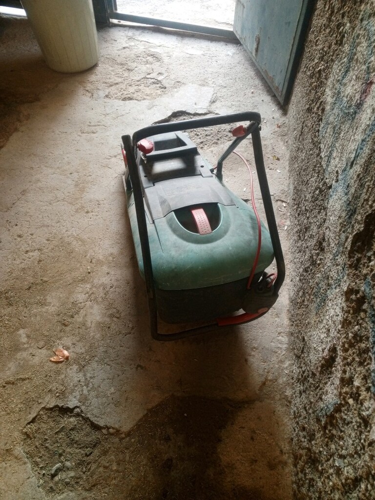 BOCSH rotak 34 cm 1300 w çim biçme makinası sağlam kayışı değişecek - 8