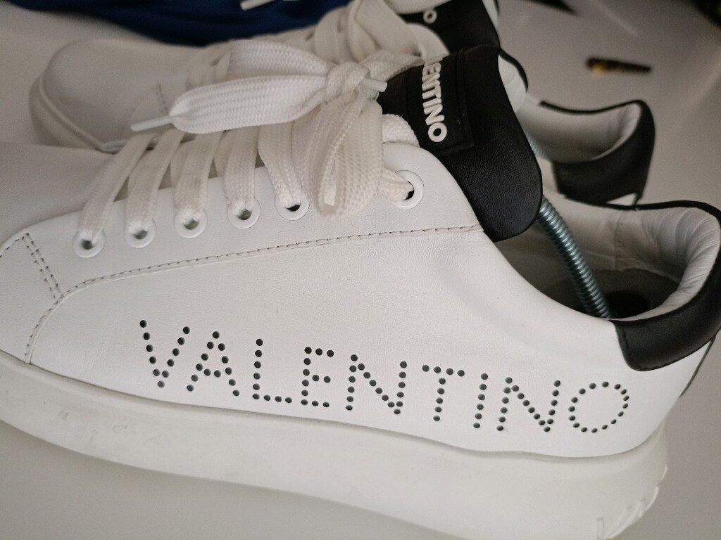 Orijinal Valentino Garavani Beyaz Deri Sneaker – 40 Numara - 2