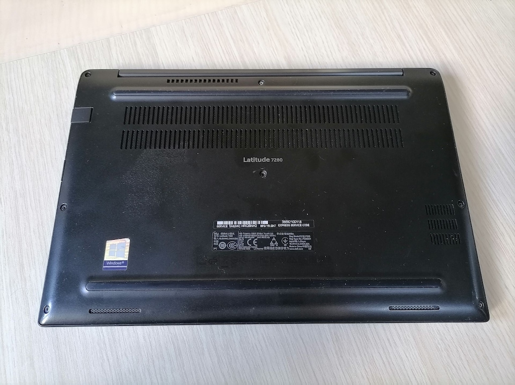 Dell, i5-6300U, 120 GB SSD, 8 GB Ram, 12.5 inç, Işıklı klavye - 9