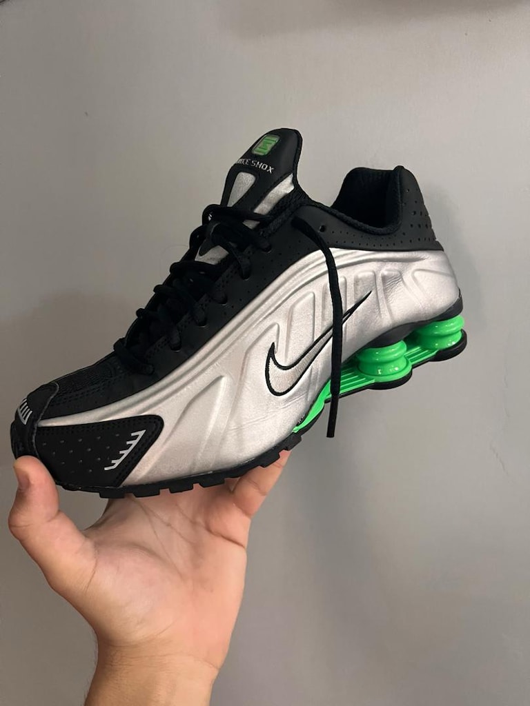 Nike Shox R4 Metallic Silver Green Strike - 3
