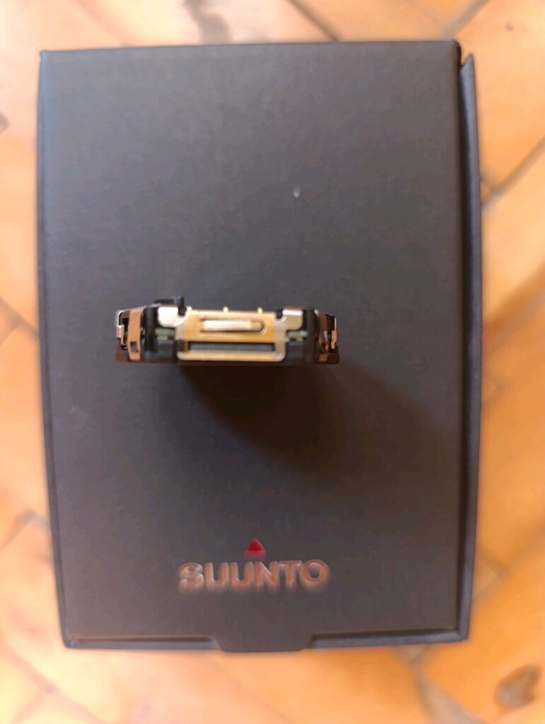 Suunto D4f Dalış Bilgisayarı LCD Ekran - 6