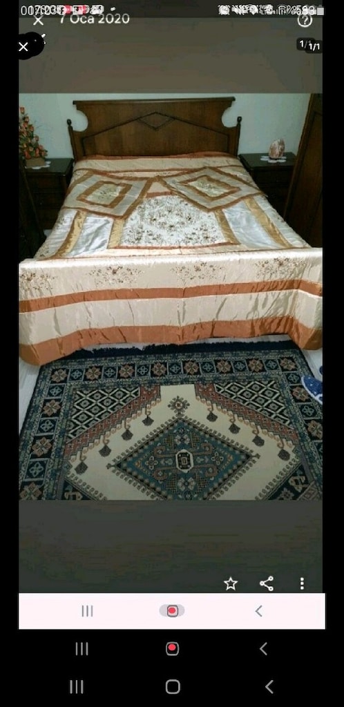 Temiz yatak odası örtüsü